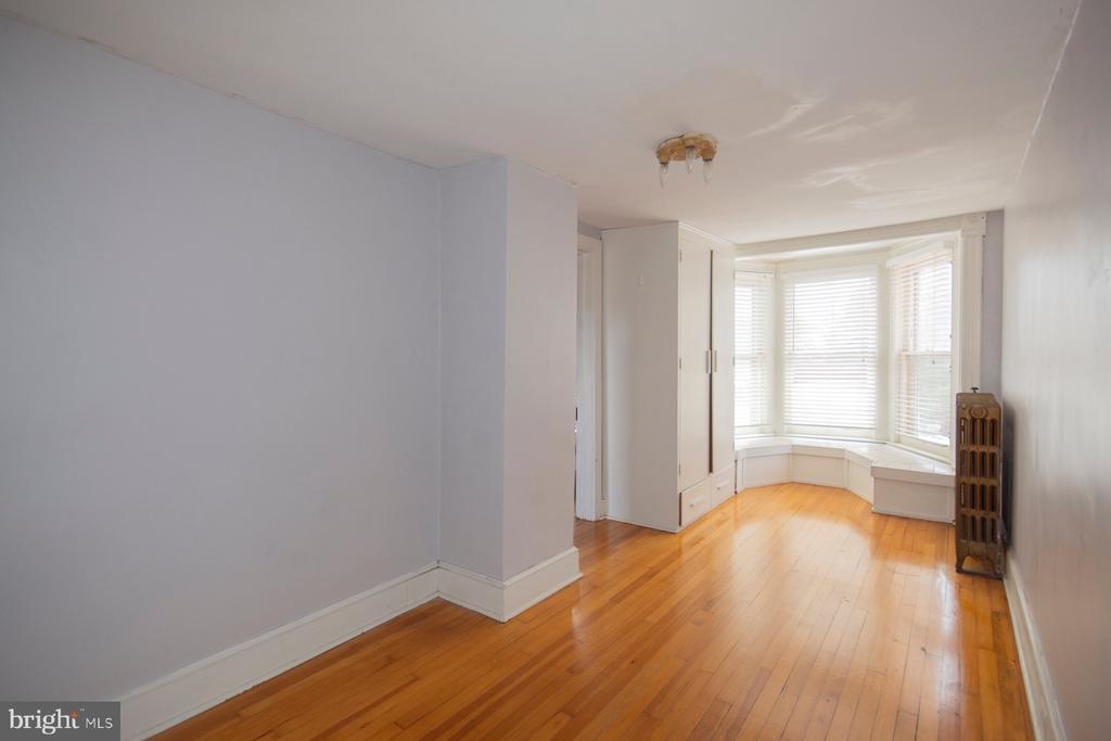 122 W MARTIN STREET