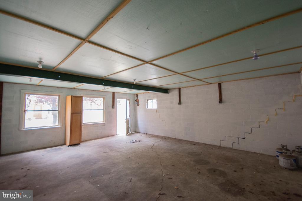 122 W MARTIN STREET
