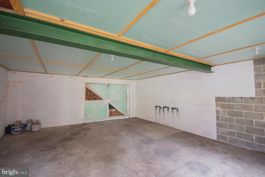 122 W MARTIN STREET