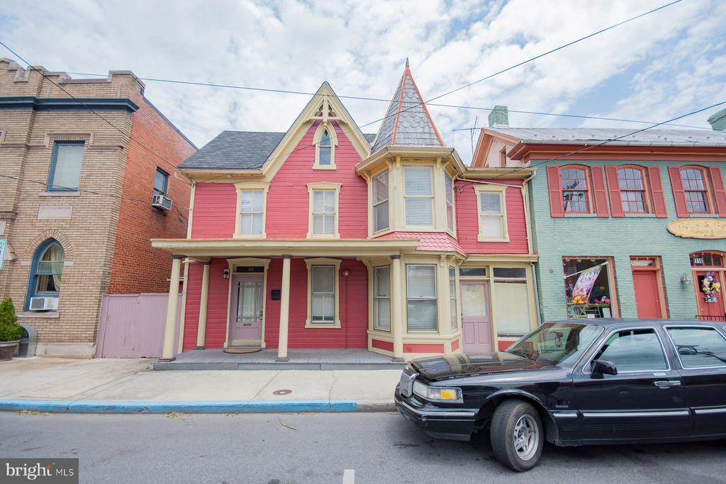 122 W MARTIN STREET
