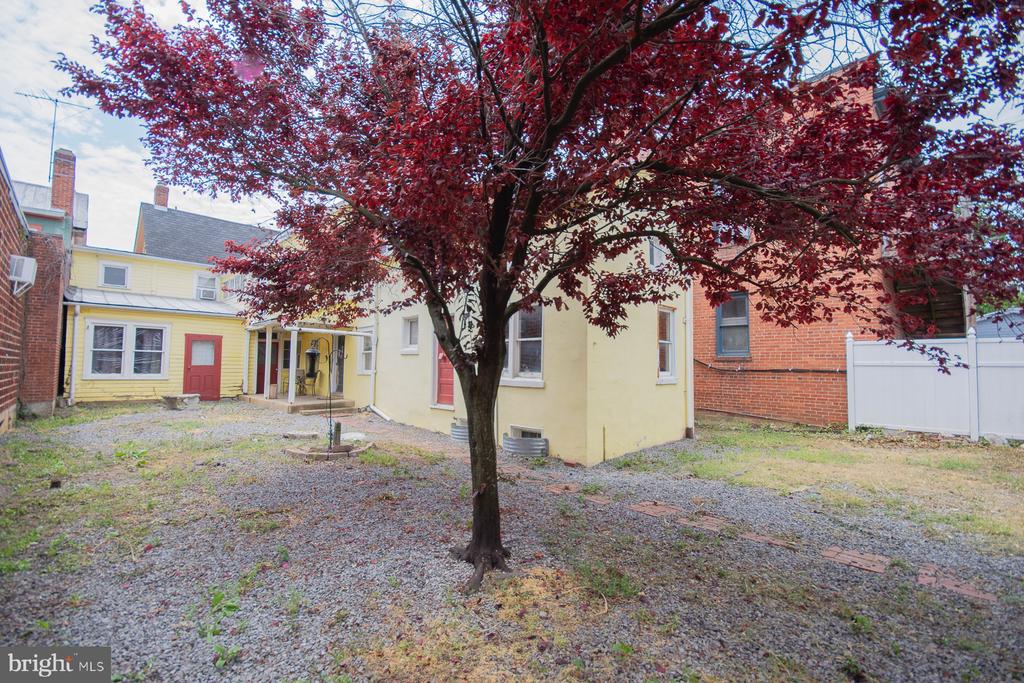 122 W MARTIN STREET