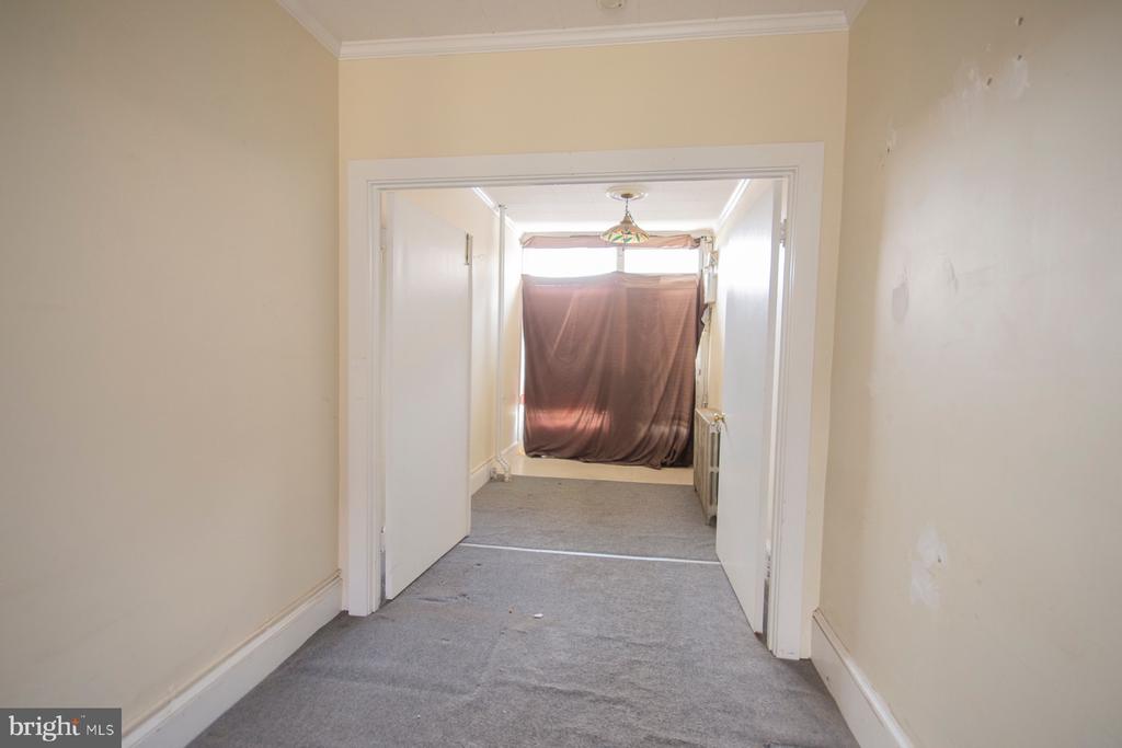 122 W MARTIN STREET