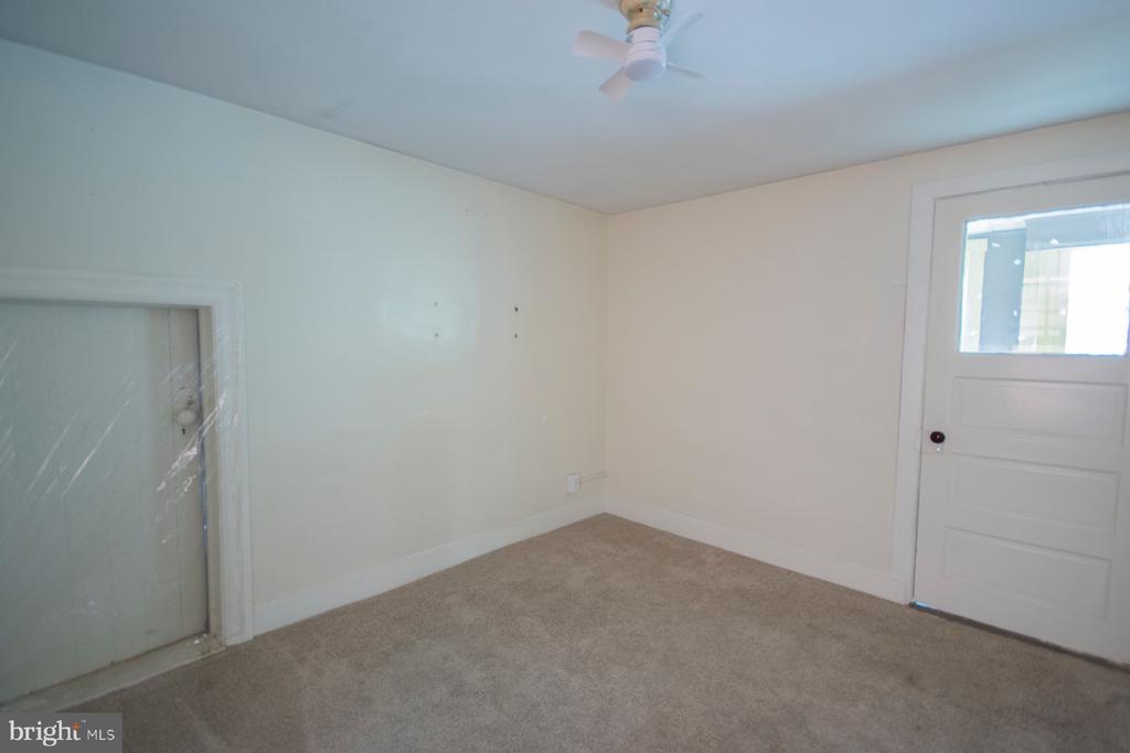 122 W MARTIN STREET