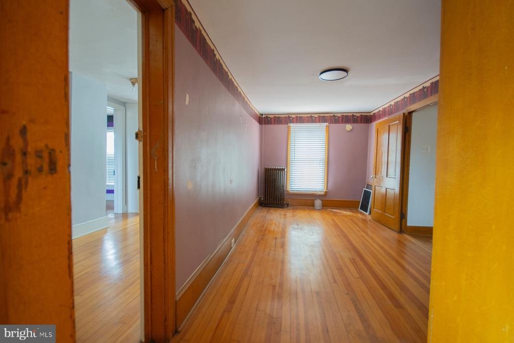 122 W MARTIN STREET