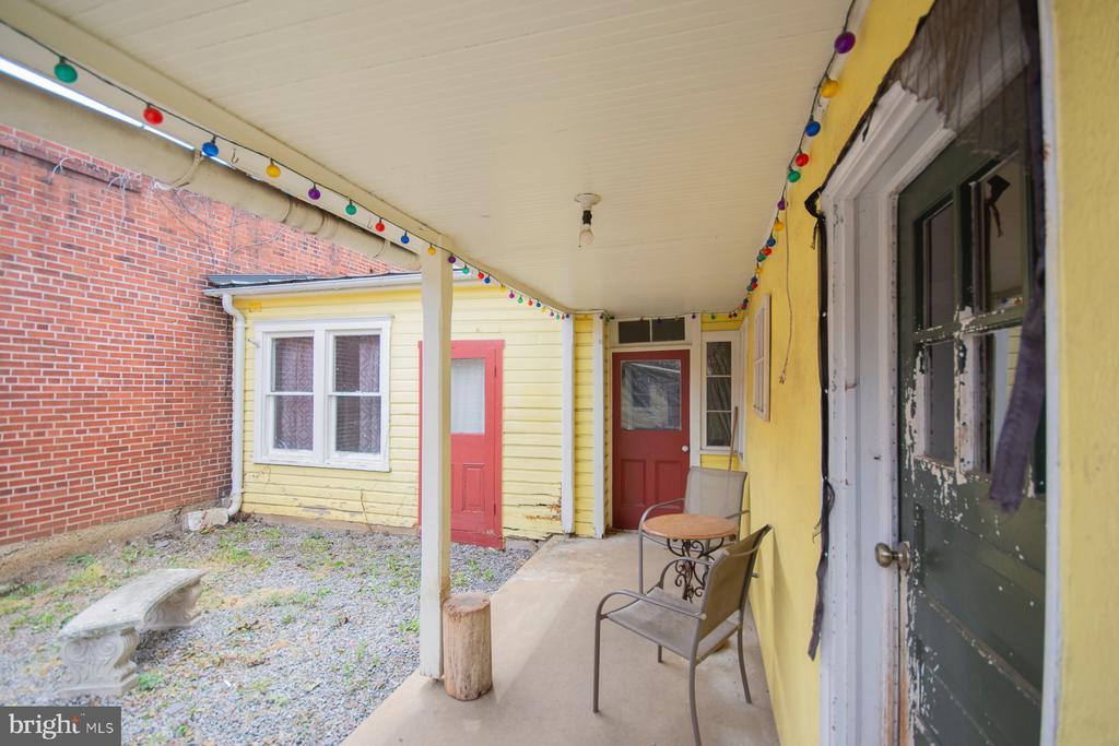 122 W MARTIN STREET