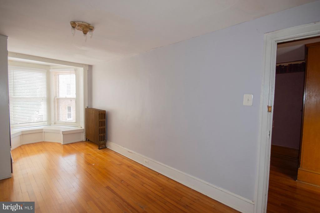 122 W MARTIN STREET