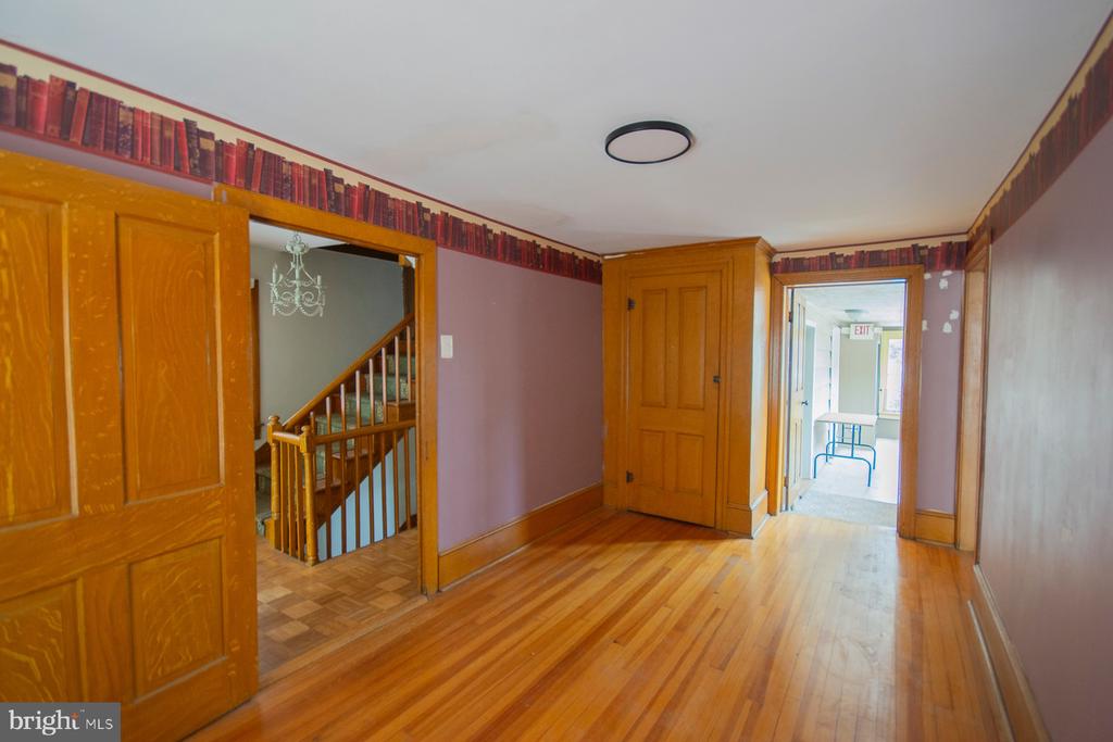 122 W MARTIN STREET
