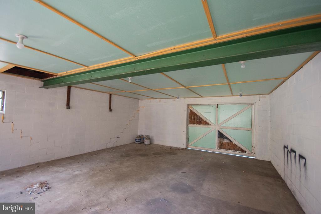 122 W MARTIN STREET