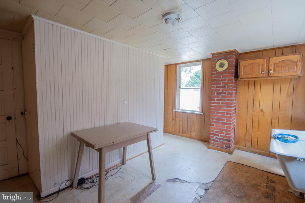 122 W MARTIN STREET