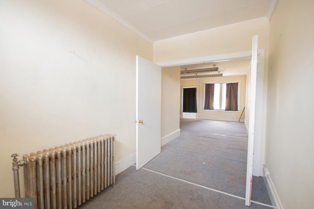 122 W MARTIN STREET