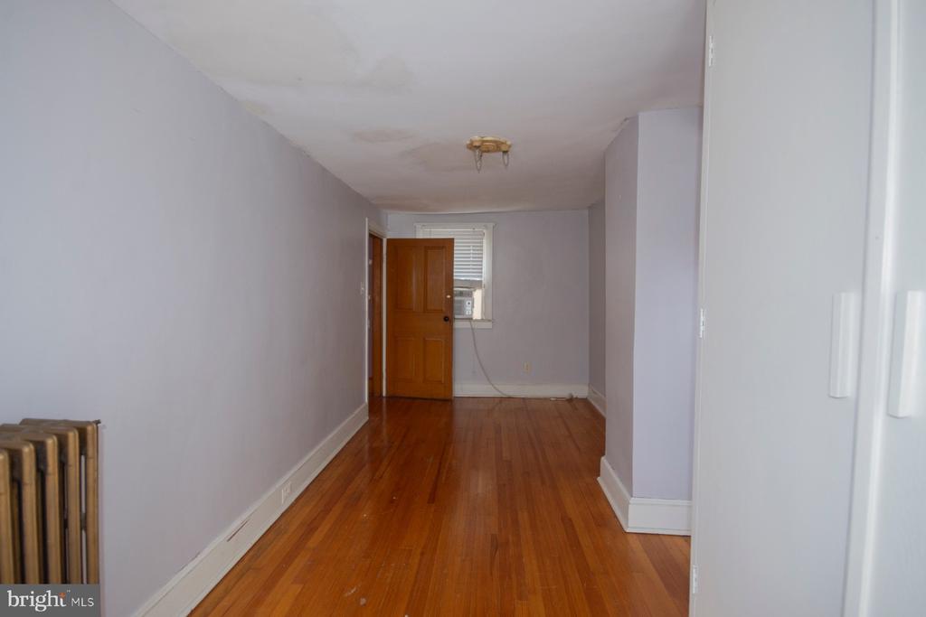 122 W MARTIN STREET