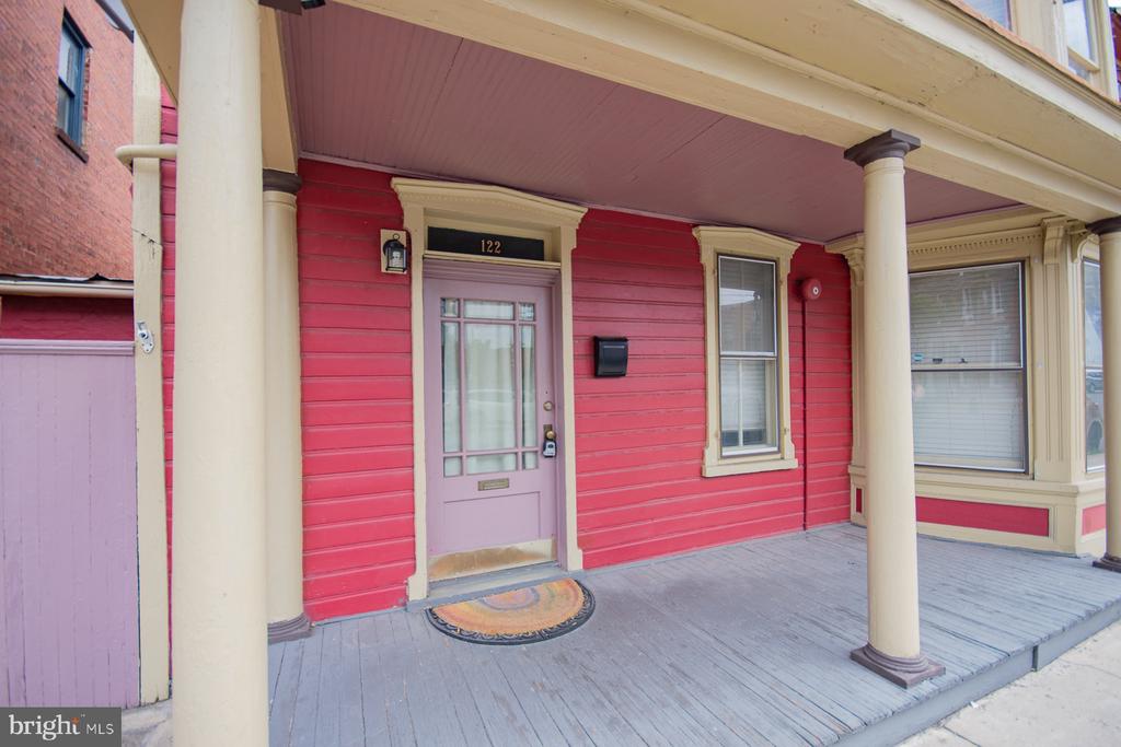 122 W MARTIN STREET