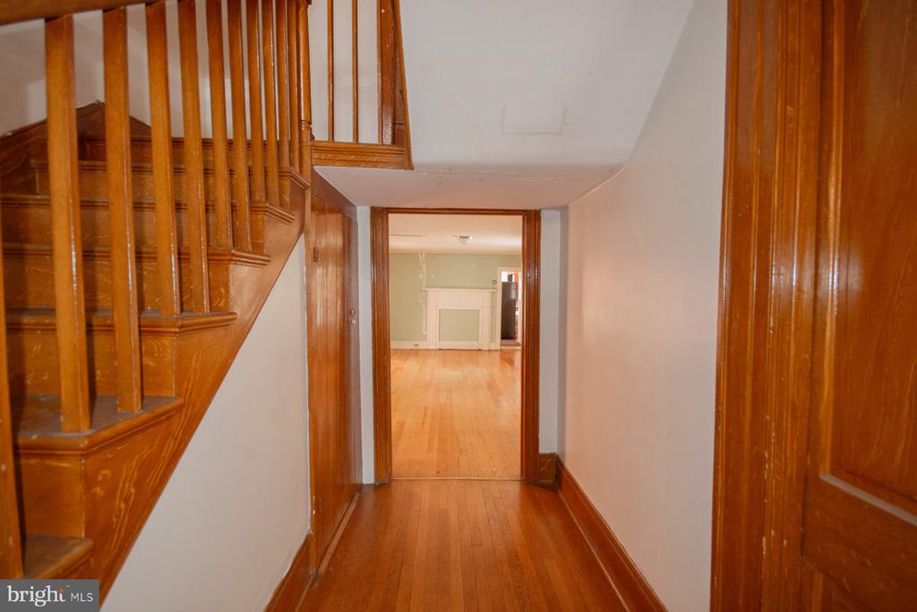122 W MARTIN STREET