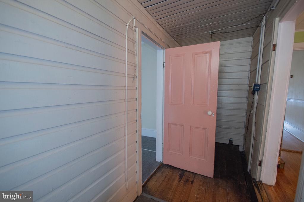 122 W MARTIN STREET