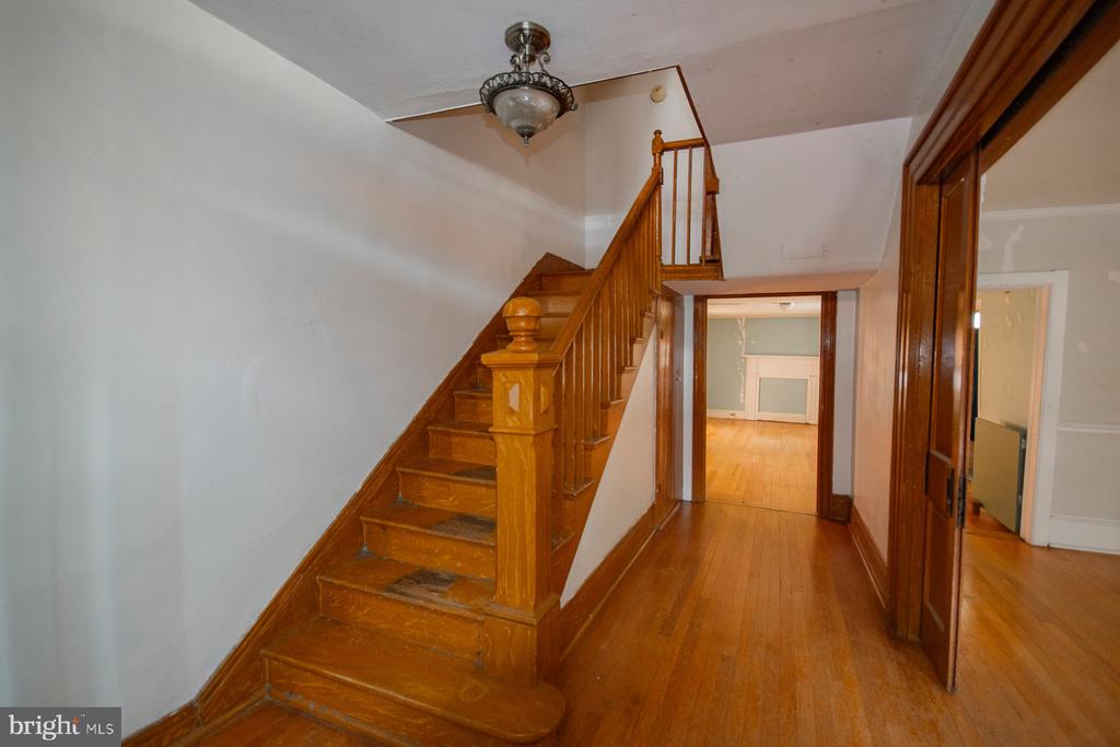 122 W MARTIN STREET