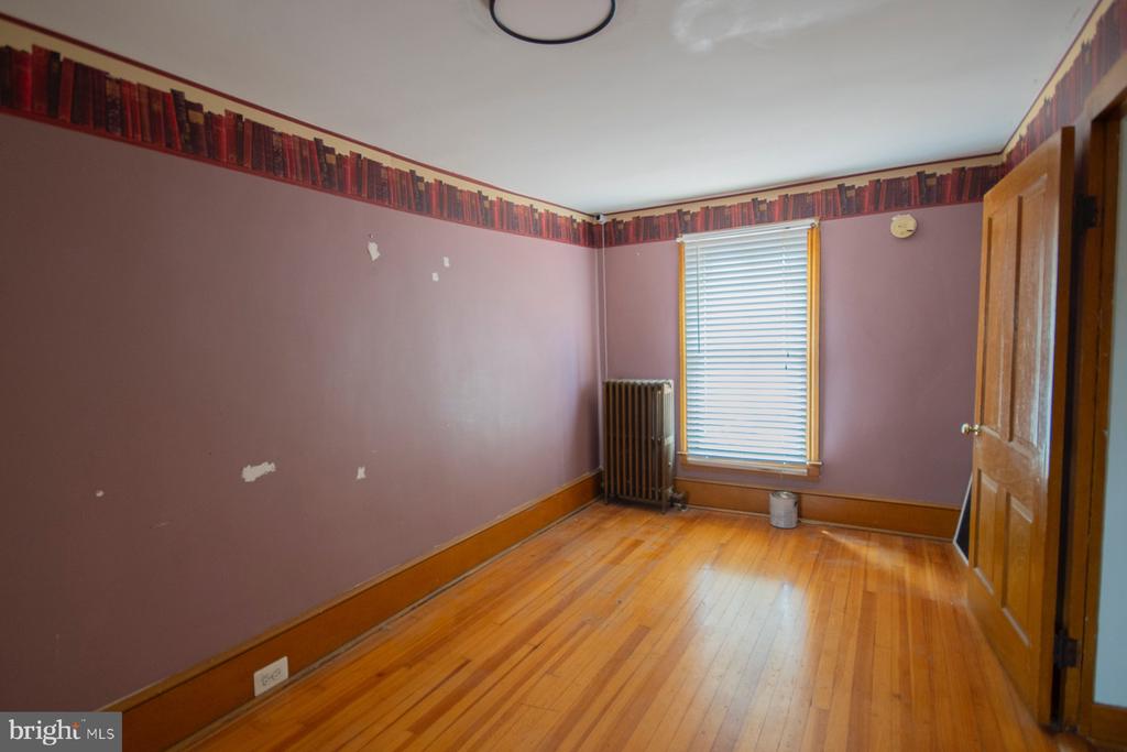 122 W MARTIN STREET