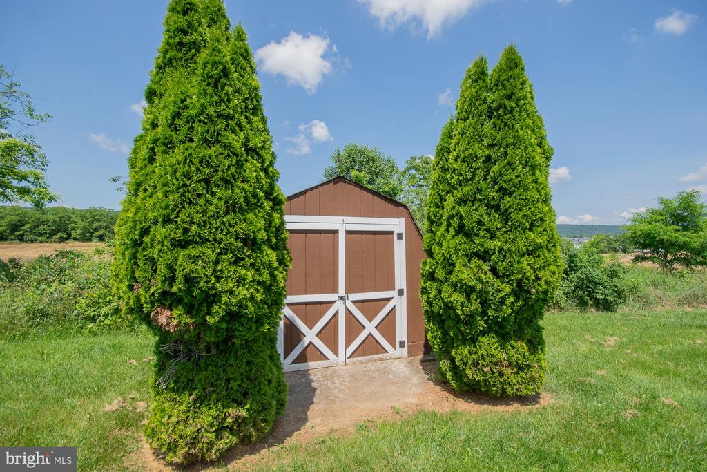 1623 LOST ROAD
