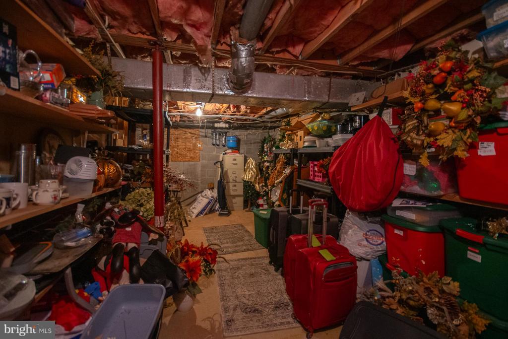 1623 LOST ROAD