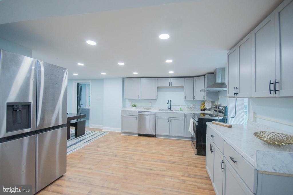 313 S MAPLE AVENUE