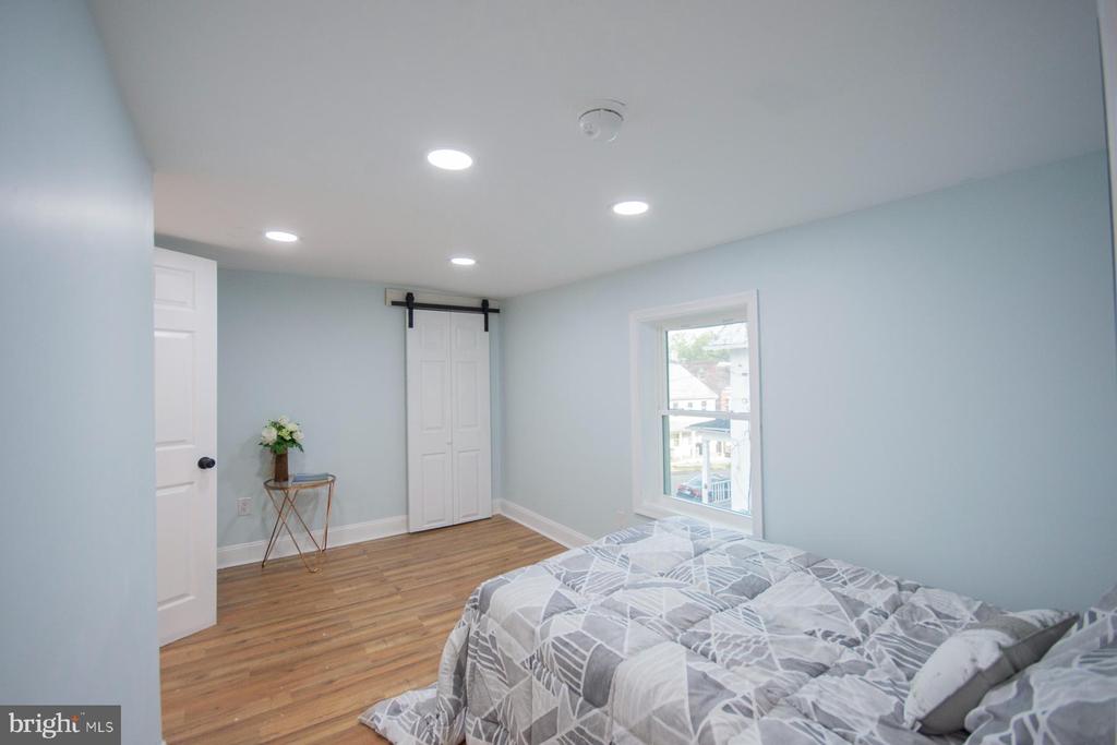 313 S MAPLE AVENUE