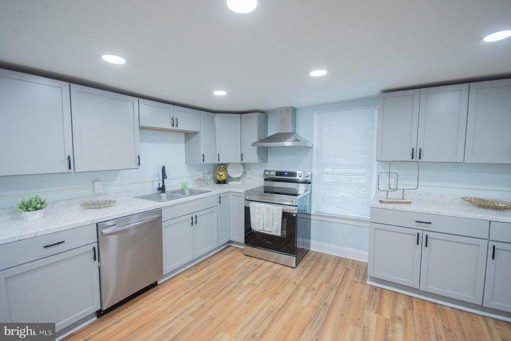 313 S MAPLE AVENUE