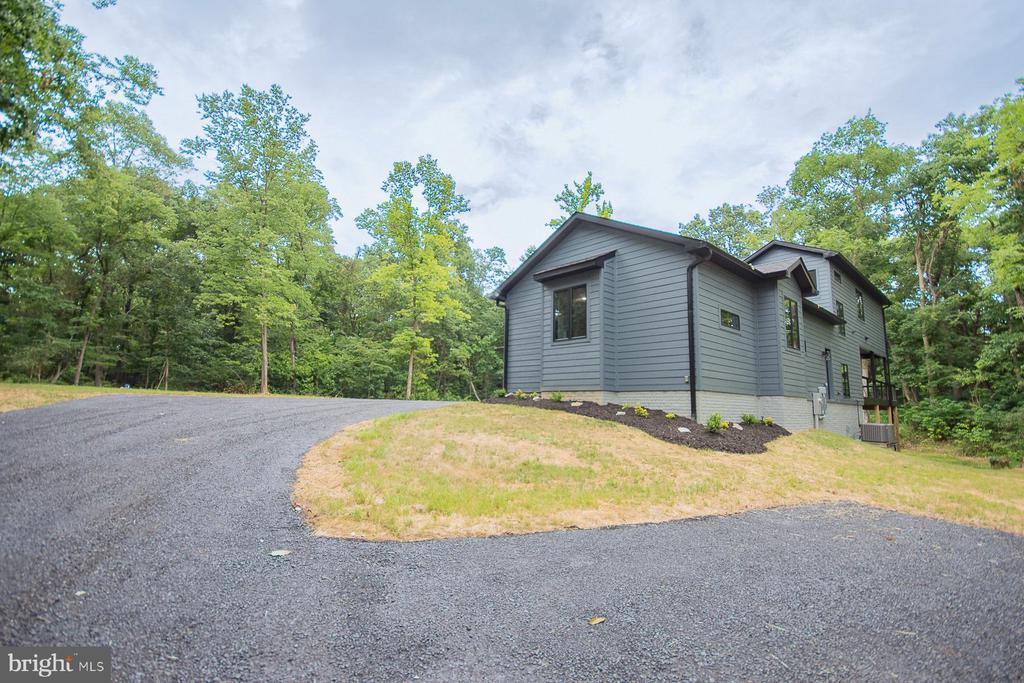 256 SWIFT RIVER WAY