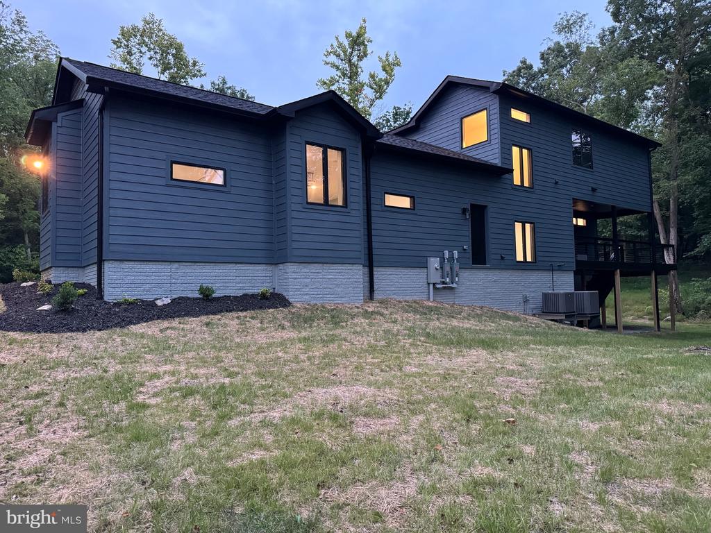 256 SWIFT RIVER WAY