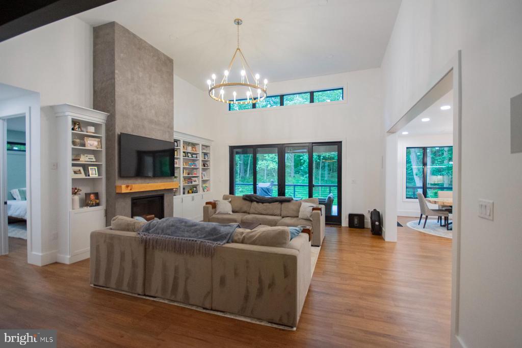 256 SWIFT RIVER WAY