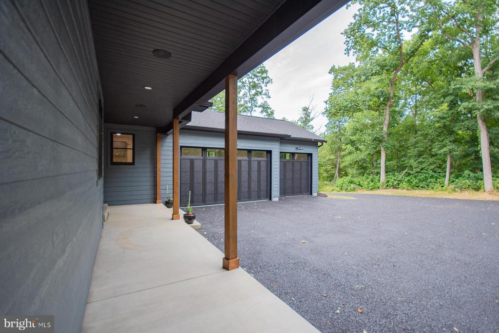 256 SWIFT RIVER WAY