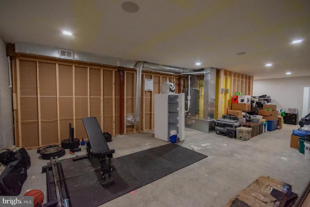 256 SWIFT RIVER WAY