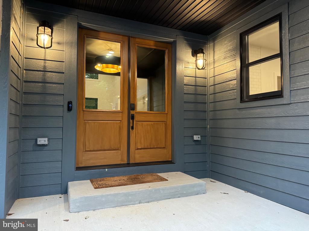 256 SWIFT RIVER WAY