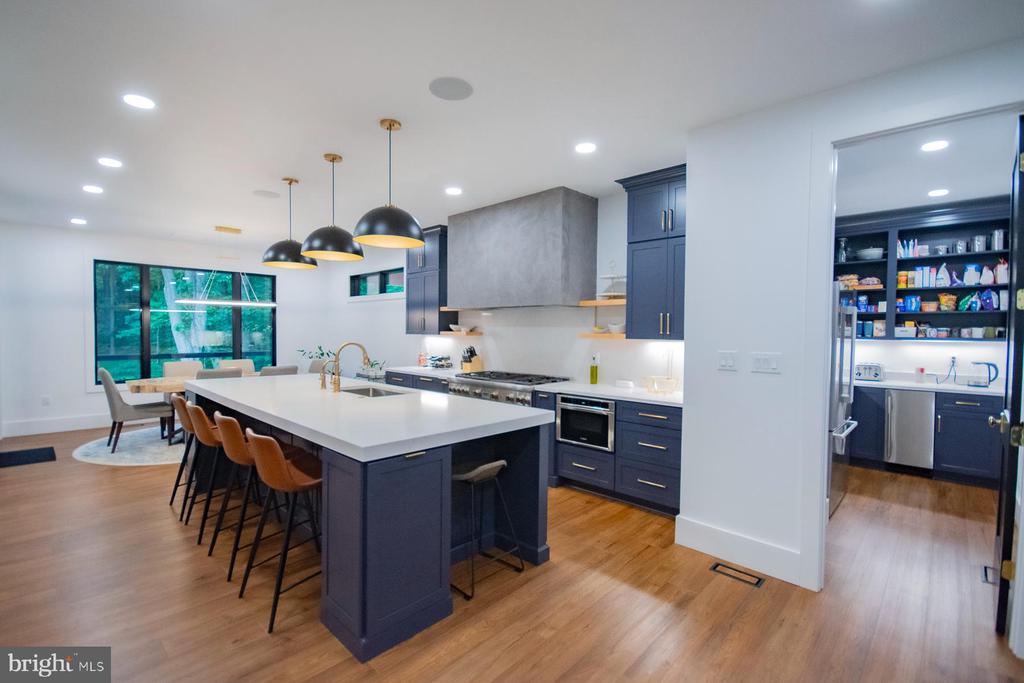 256 SWIFT RIVER WAY