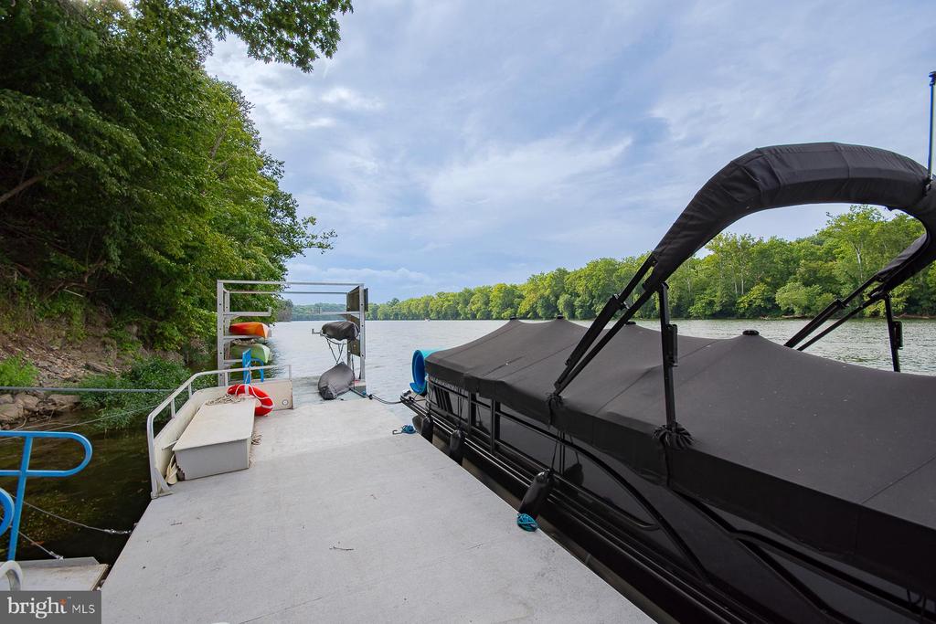 256 SWIFT RIVER WAY