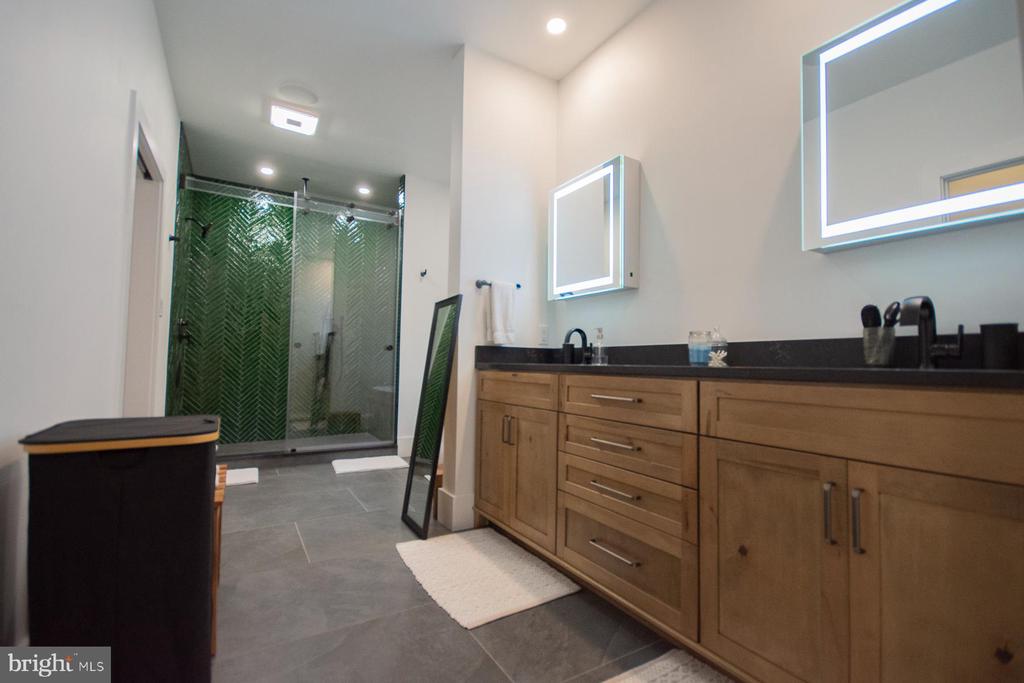 256 SWIFT RIVER WAY