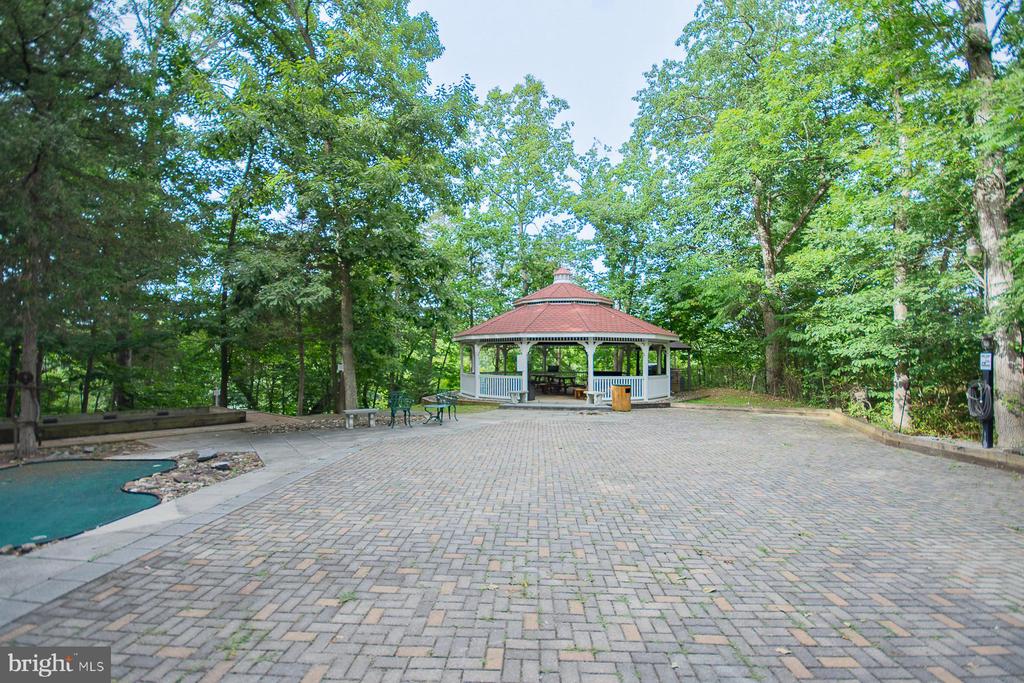 256 SWIFT RIVER WAY