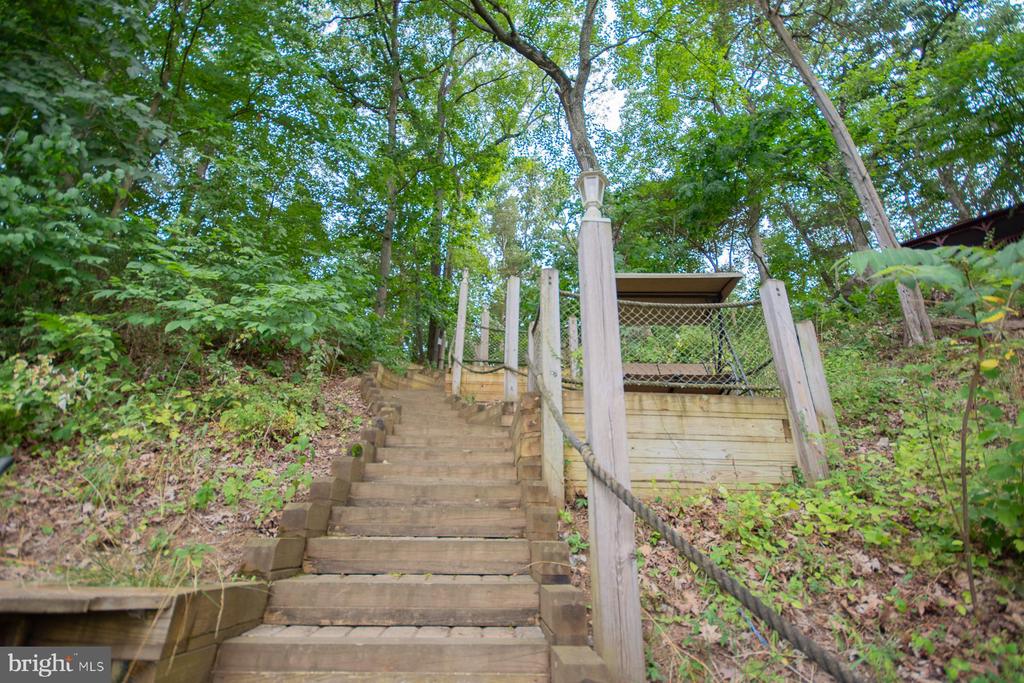 256 SWIFT RIVER WAY