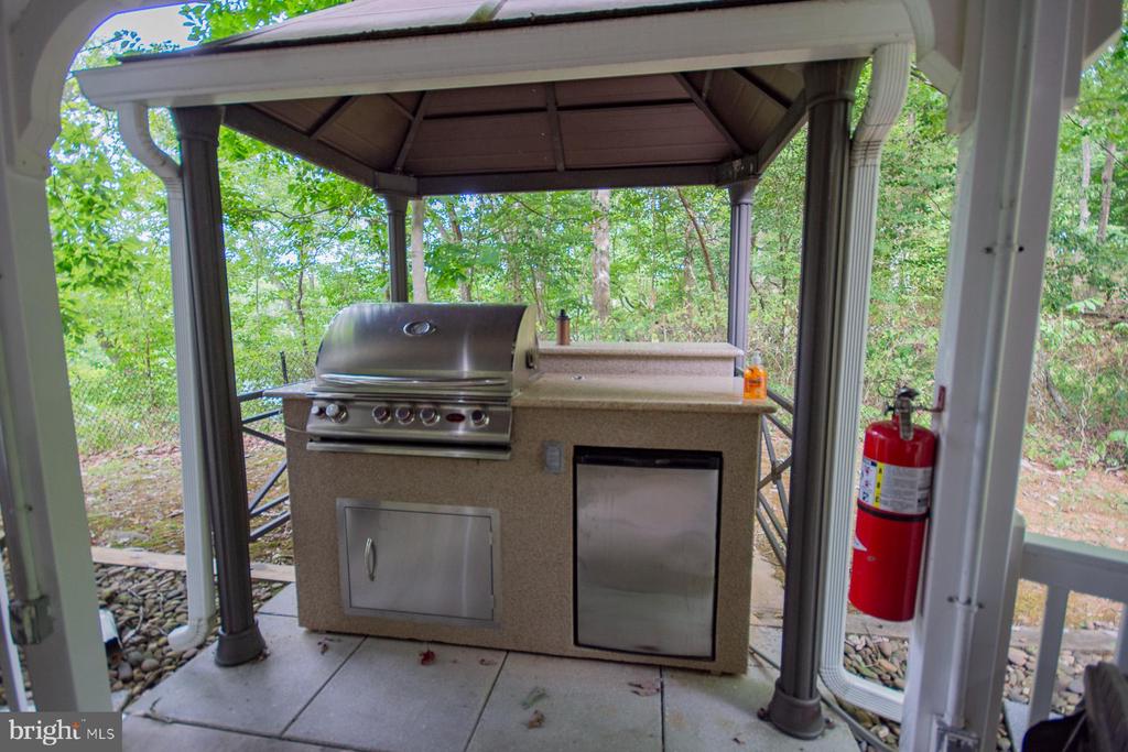 256 SWIFT RIVER WAY