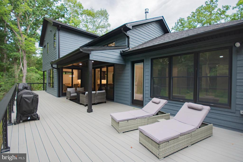 256 SWIFT RIVER WAY