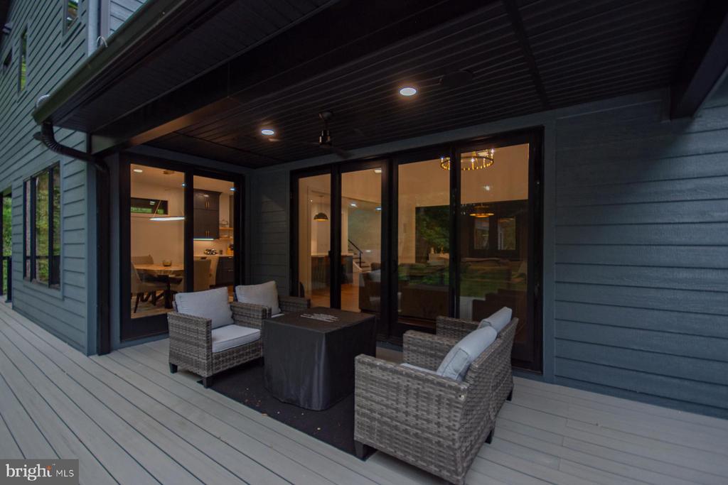256 SWIFT RIVER WAY