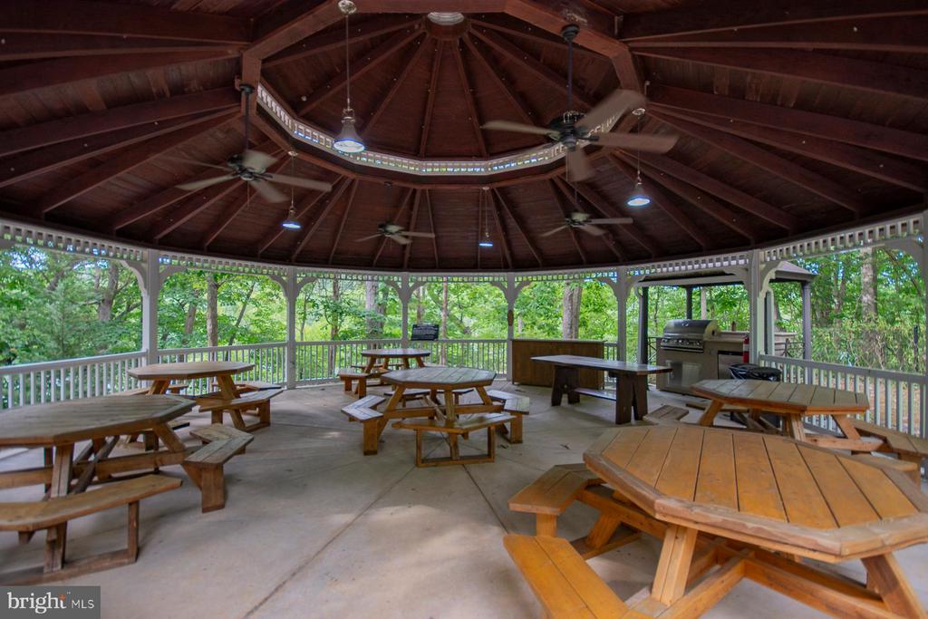256 SWIFT RIVER WAY