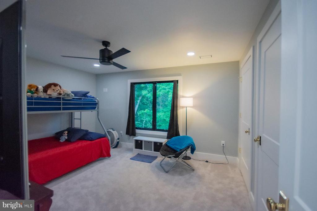 256 SWIFT RIVER WAY