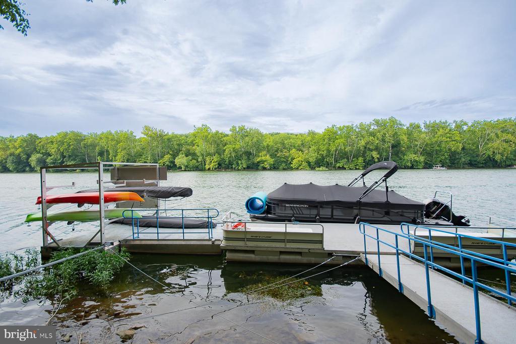 256 SWIFT RIVER WAY