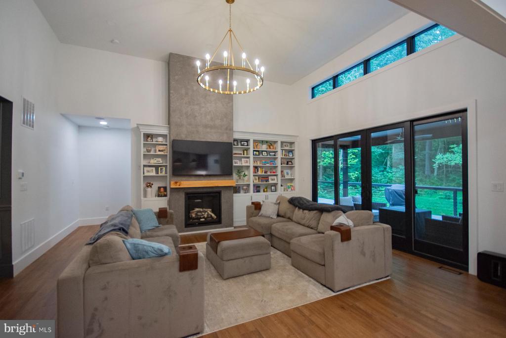 256 SWIFT RIVER WAY
