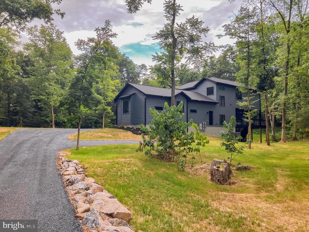 256 SWIFT RIVER WAY