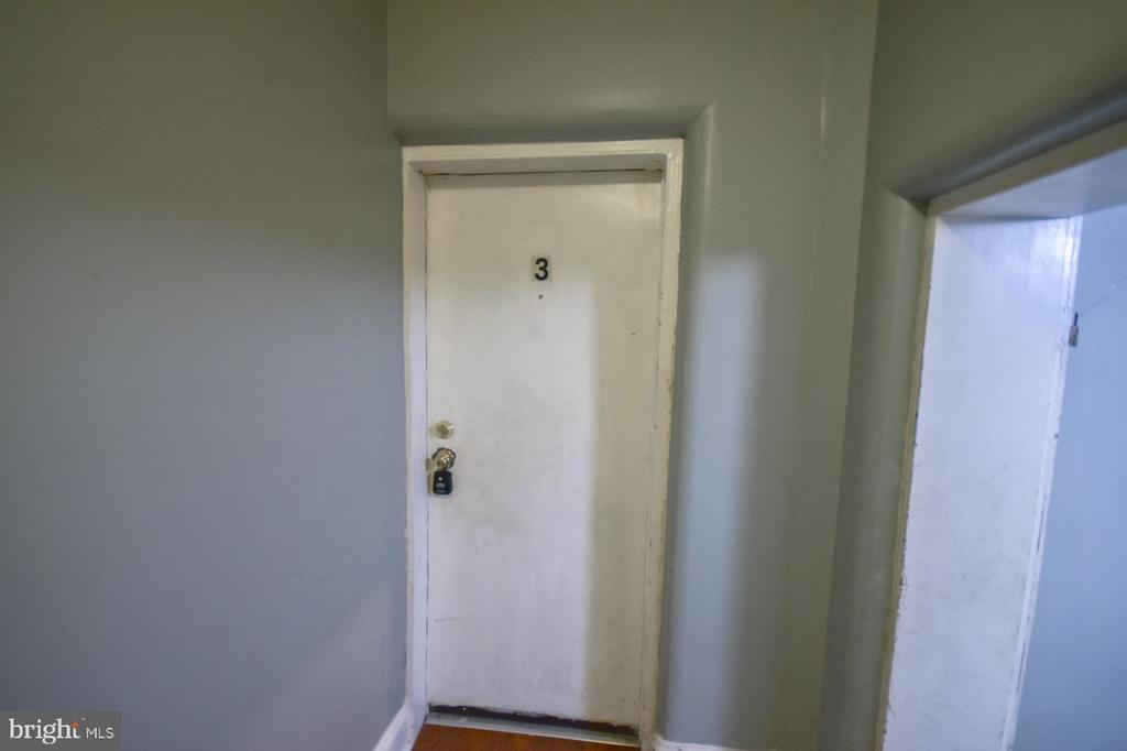 501 W KING STREET Unit: 3
