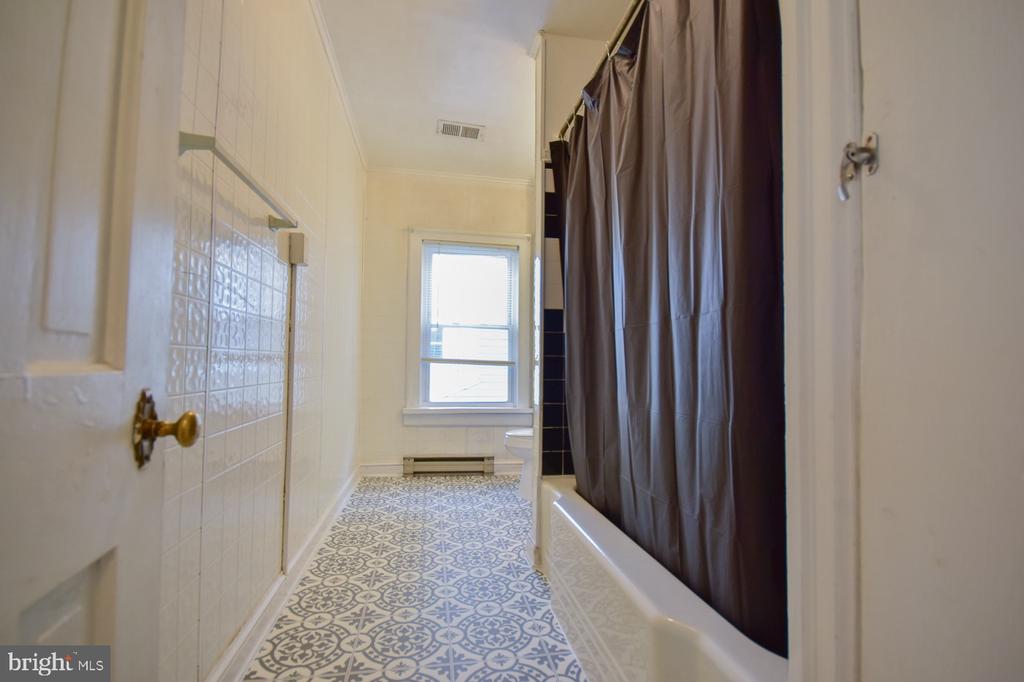 501 W KING STREET Unit: 3