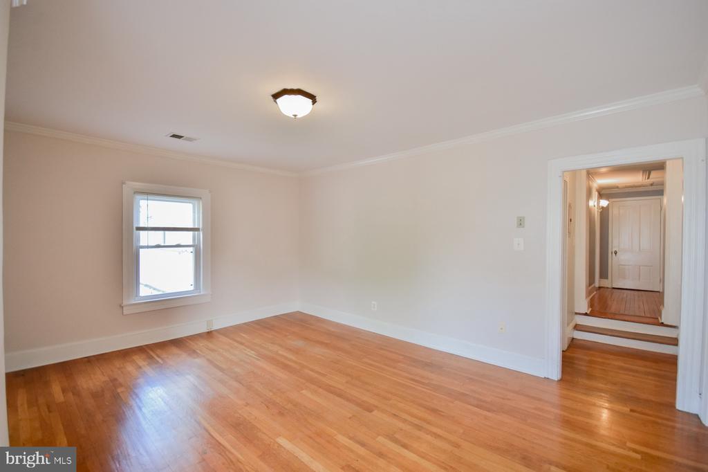 501 W KING STREET Unit: 3