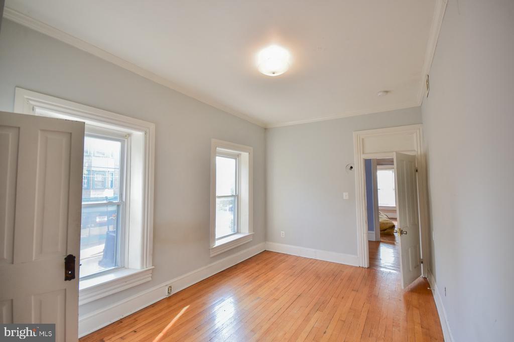 501 W KING STREET Unit: 4