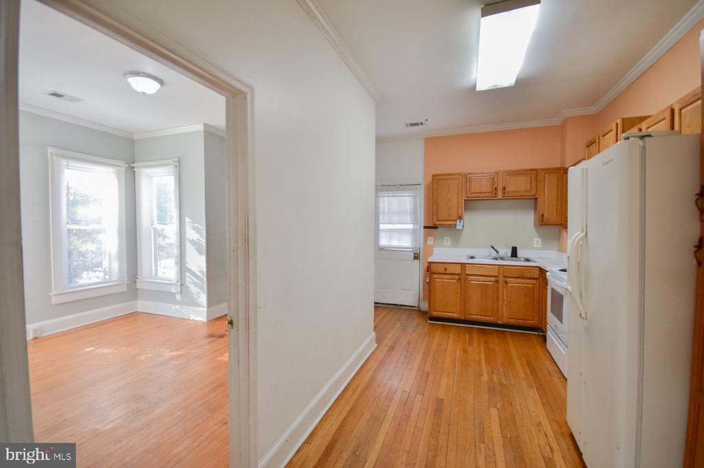 501 W KING STREET Unit: 4