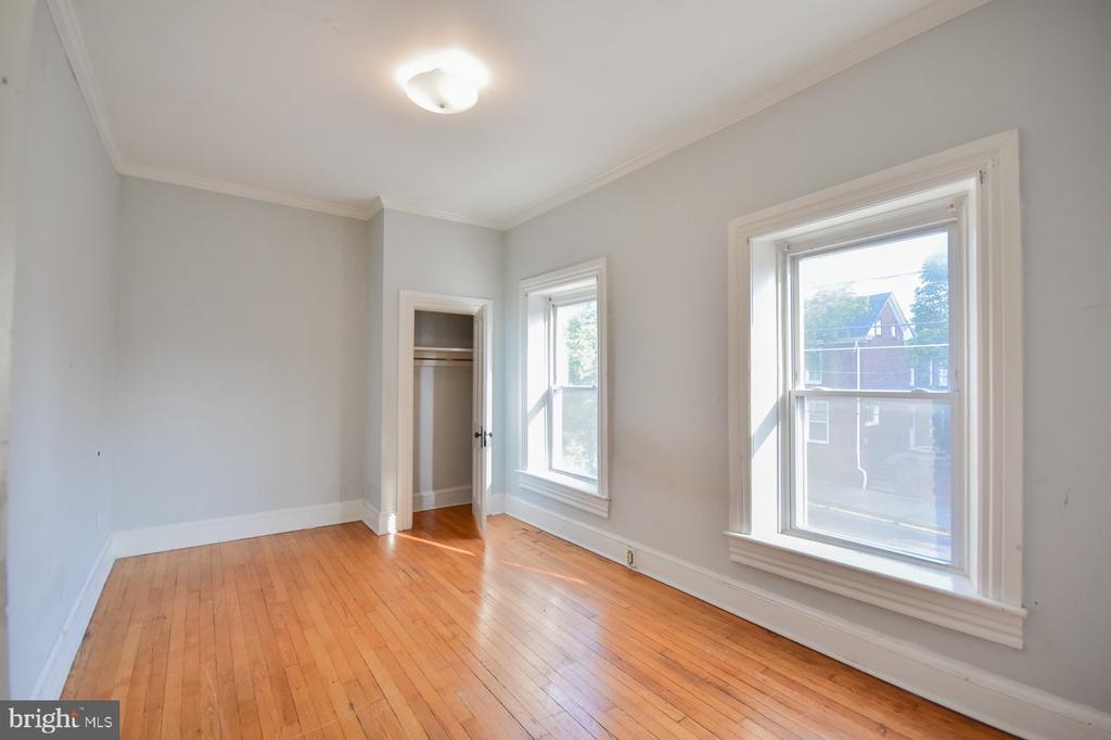 501 W KING STREET Unit: 4